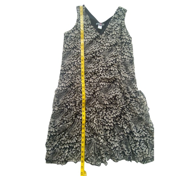 The Pyramid Collection Women's Feather Chiffon Dress, Beige & Black, Large - Picture 4 of 9